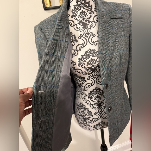 Kasper Gray Plaid Women's Blazer - Picture 2 of 9